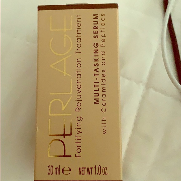 Face & neck Serum - Picture 1 of 2